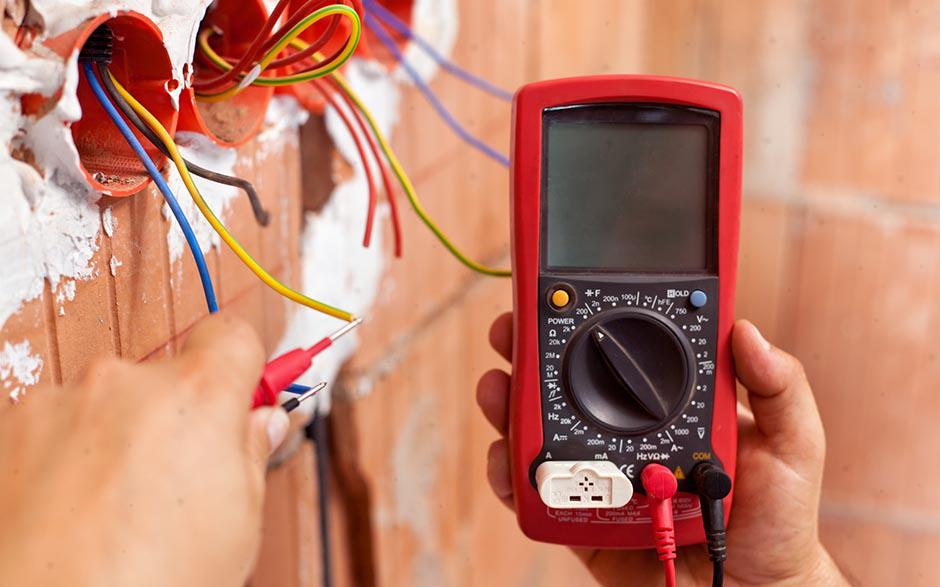 l'électricien Mennecy